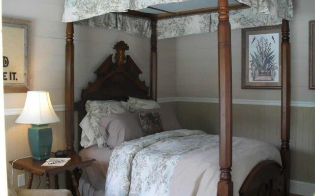 Boothe House Bed and Breakfast