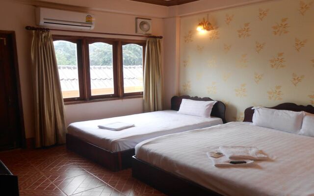 Vanhmaly Hotel