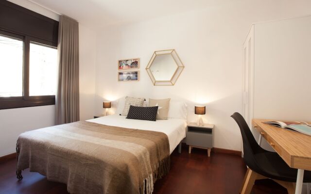 Click&Flat Europa Fira Apartments