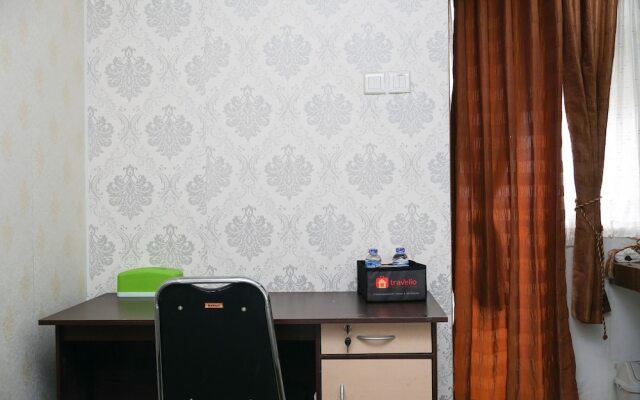 Elegant Design Studio Apartment at Margonda Residence 4 By Travelio