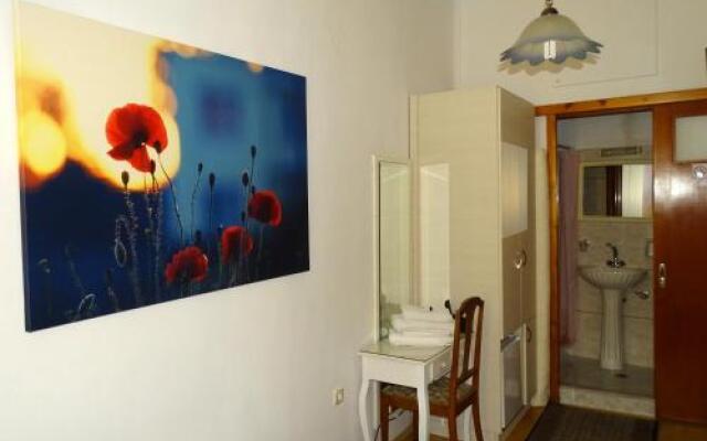 Anemones Rooms