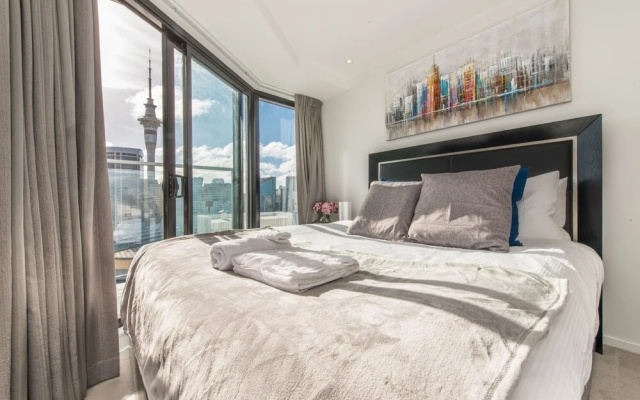 JHT  2 BRM apartment Skytower Sea view