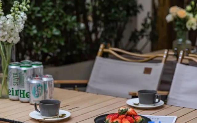 T innn · West Lake | Yueshang Yunshe Homestay (Hangzhou Taiziwan Park Branch)