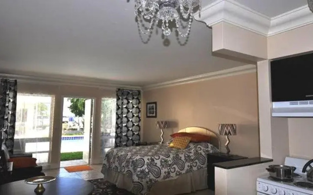 Villa Aqualina