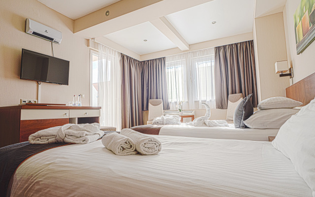 Holiday Beach Budapest Wellness & Conference Hotel
