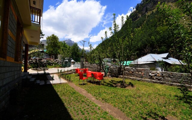 OYO 14583 Home Mountain View 2BHK Shanag