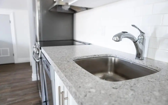 Modern Apt Neardowntown Ideal for Long Stays - U3