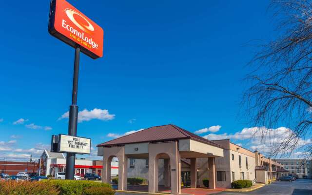 Econo Lodge Inn & Suites