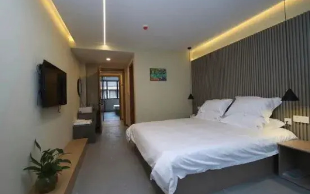 Pinghu Weibinwan Hotel