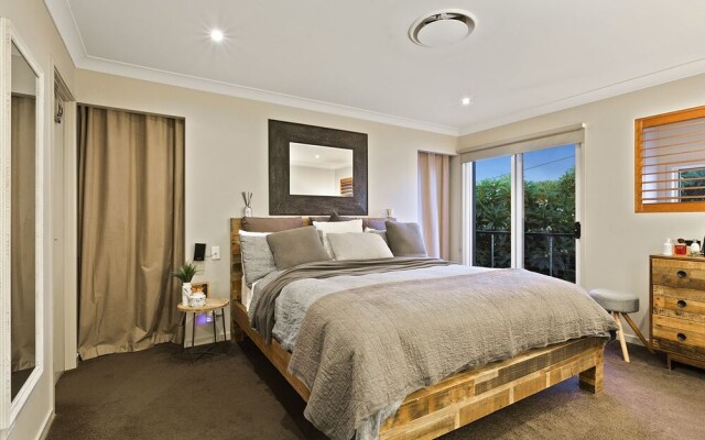 Resort Style Home near Airport & CBD – Guest Rooms – Hendra