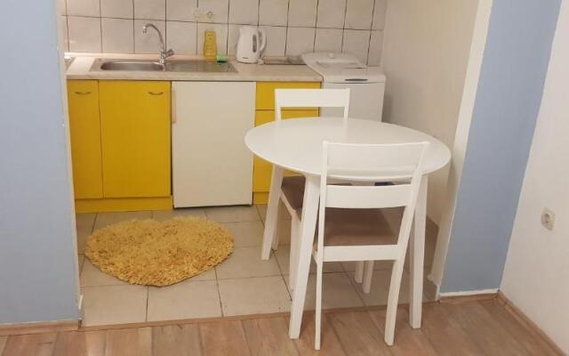 Studio apartment KIKI for 2, near Old Town & Beach, free WiFi