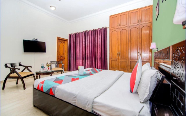 Hotel Ashray Noida