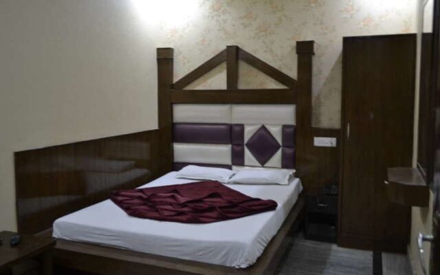 Lord Krishna Hotel Dx. Inn