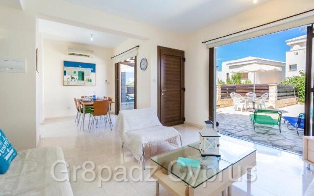 Gr8padz Summer Breeze Villa