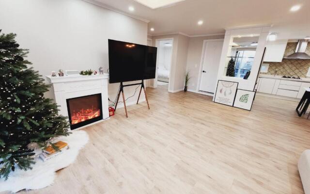 Grand open Hongdae houes 4bdr 2bth