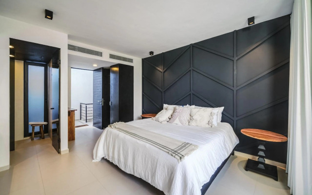 Modern 2BDR with Private Pool, Freestanding Bathtub and Views