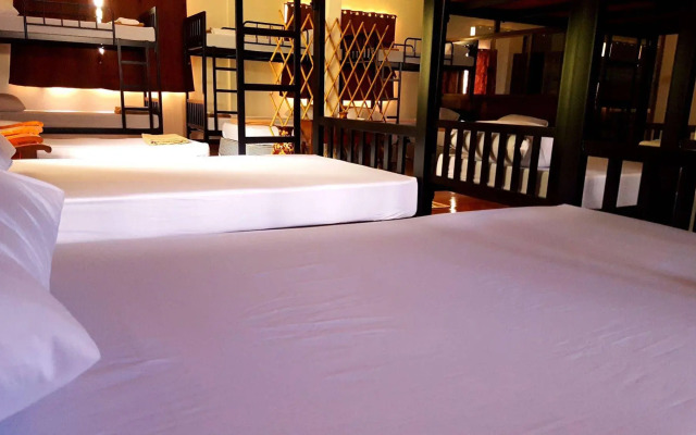 Super Hostel