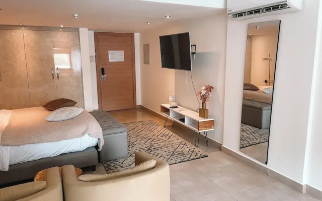 Sky Suites Airport