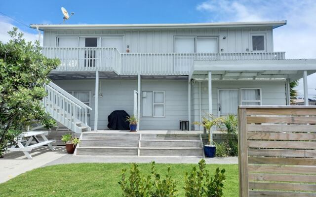 Surf N Stay Whangamata - Hostel