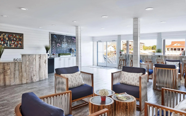 Shem Creek Inn