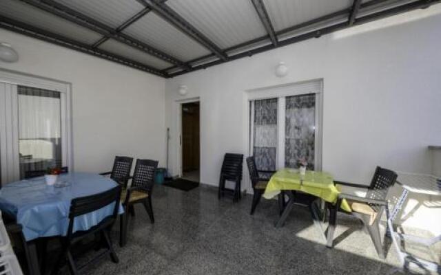 Apartment In Lopar With Terrace Air Conditioning Wi fi