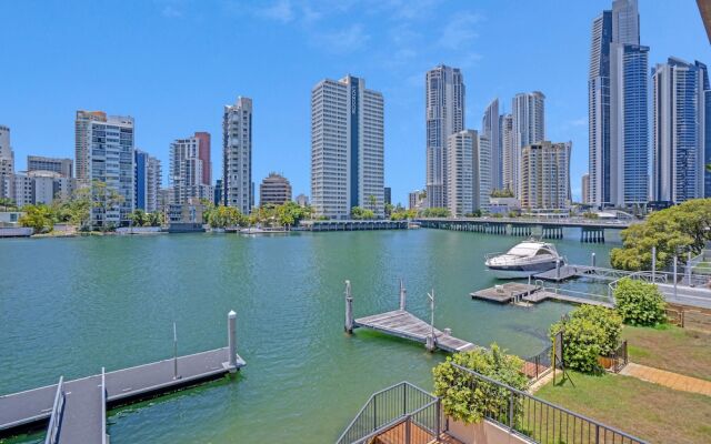 Luxury Waterfront with Outdoor Spa