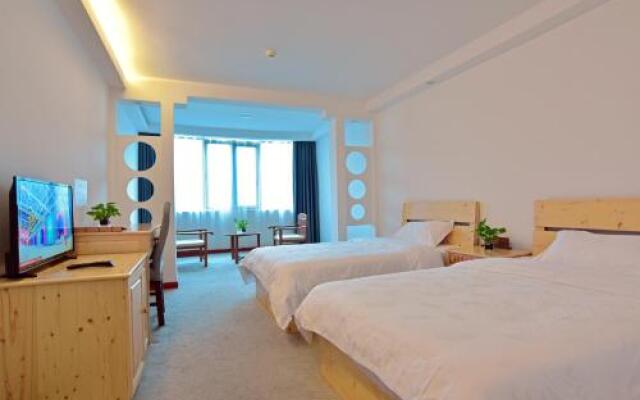 Lang Quan Holiday Hotel