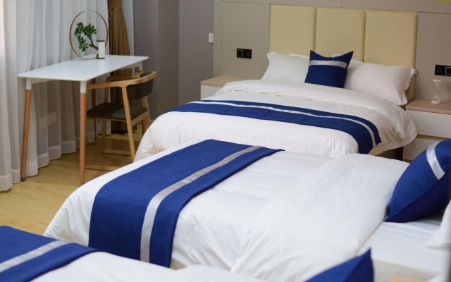 Golden Phoenix Hotel – Guest Rooms – Beijing