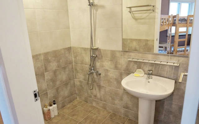 Tongyeong With Guest House