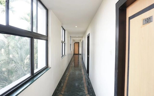 OYO 24487 Hotel Raj Regency