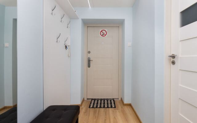 Świętojańska Studio Gdynia by Renters
