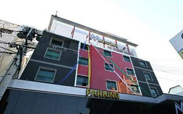 M Motel