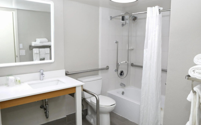 Holiday Inn Chicago O'Hare Area by IHG