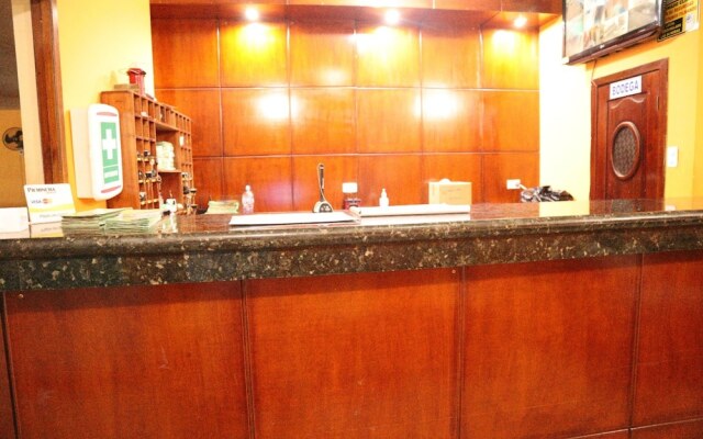 Hotel Atacames Inn