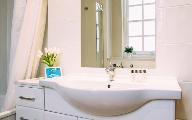 Modern Grove Court Apartment - ISMY