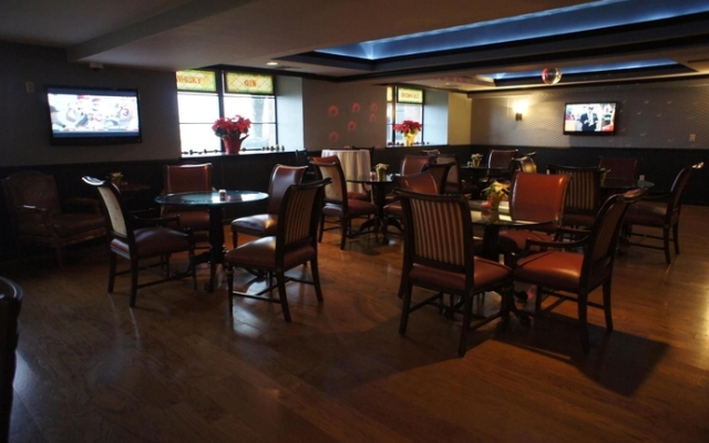 Roberts Riverwalk Urban Resort Hotel