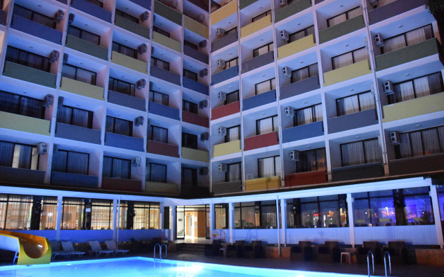 Vi̇va Beach Hotel