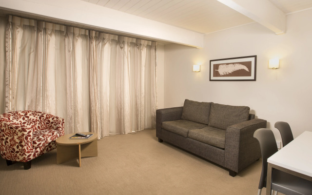 Lake Rotorua Hotel