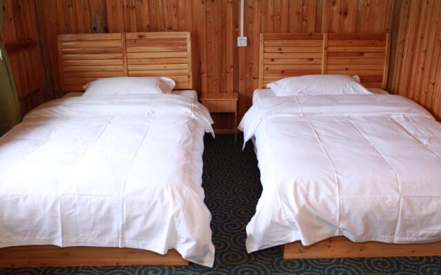 Dragon’s Den Hostel