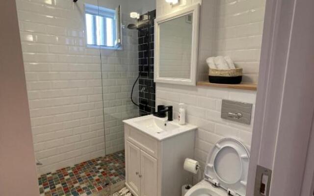 Robert’s Brilliant Apartament