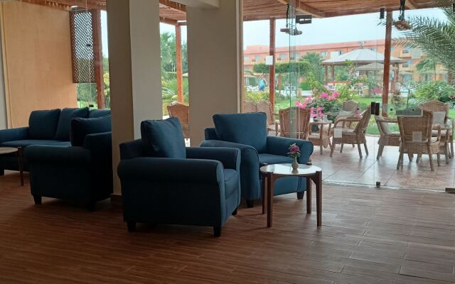 Wadi Lahmy Azur Resort
