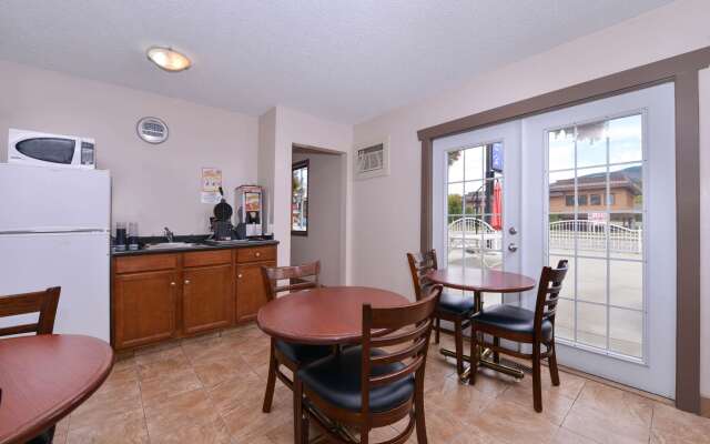 Canadas Best Value Inn & Suites Vernon