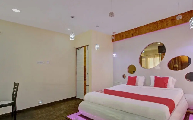 Oyo 27753 Kasa Luxury Inn