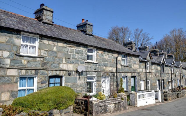 Llyn view cottage