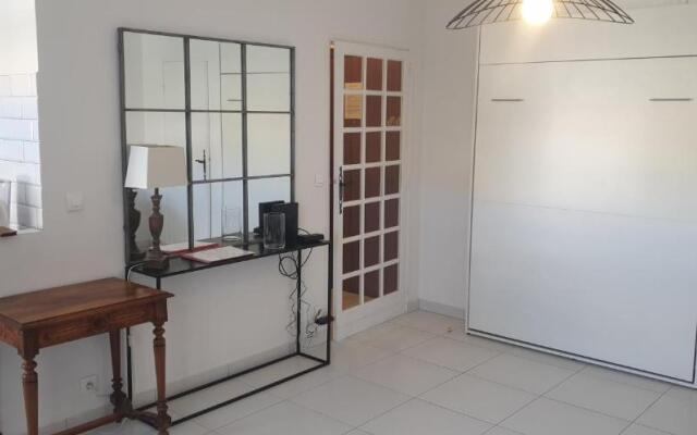 Studio avec parking privé