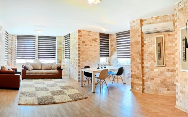 Arya Suites