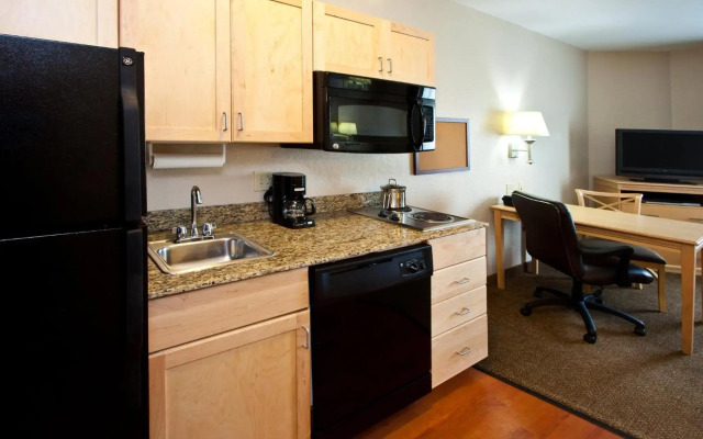 Candlewood Suites Ft Myers I-75 by IHG