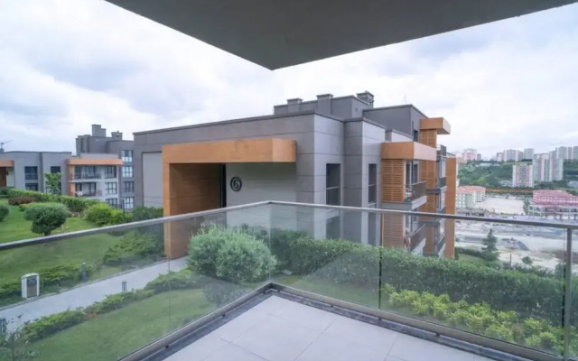3 B Luxury Apt Near Arena Park AVM