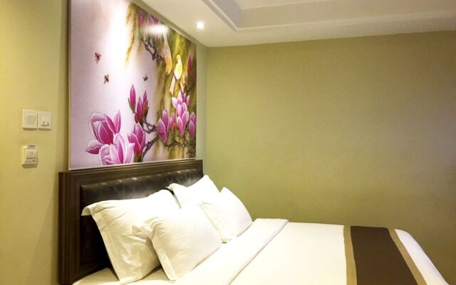 Travellers Hotel Phinisi