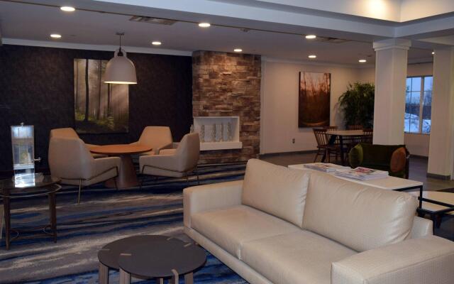Fairfield Inn and Suites by Marriott Youngstown Austintown